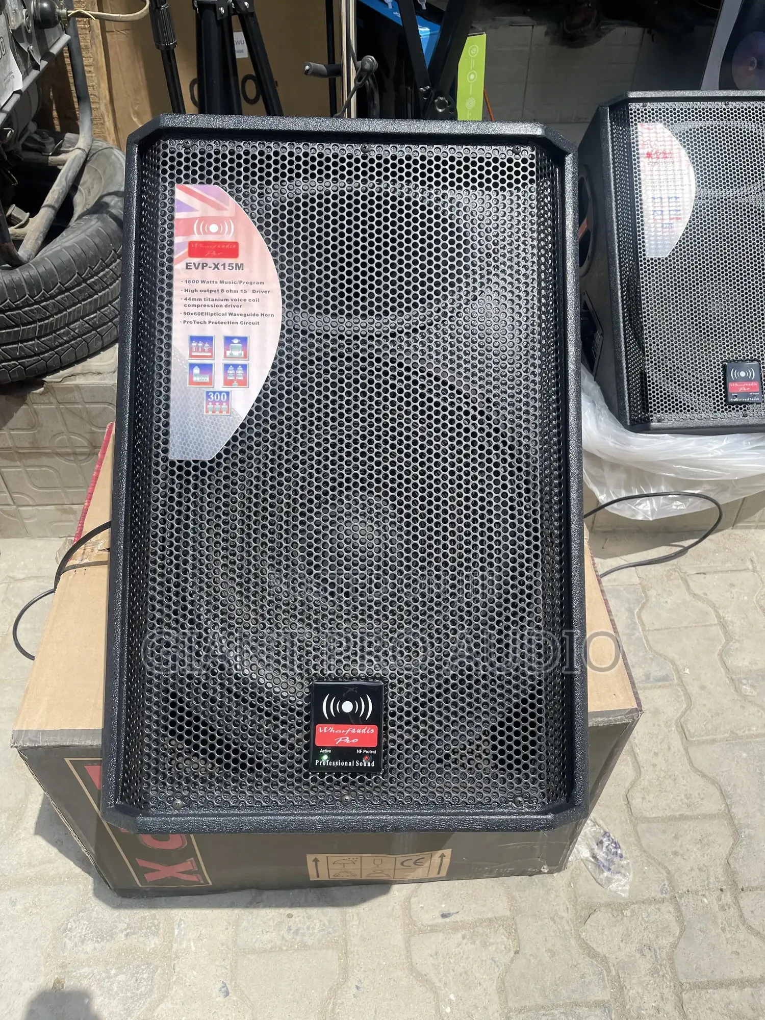 Whatfaudio Pro 15 Inches Monitor.