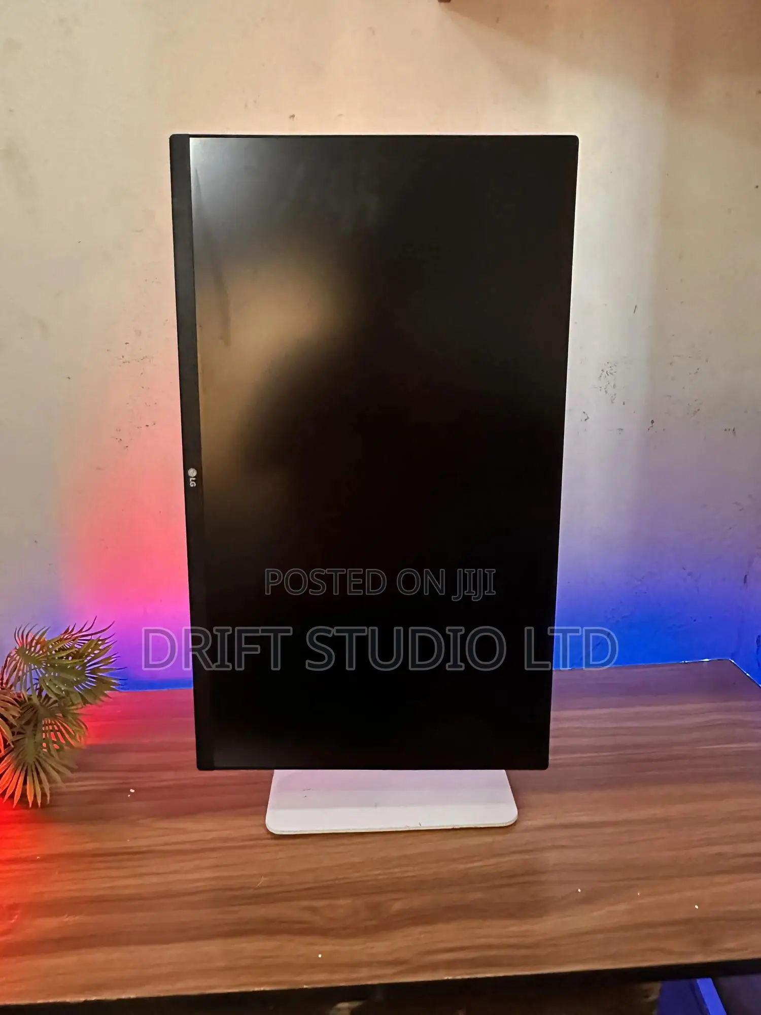 27 Inch Ultrafine Uhd Hdr10 Ips Monitor