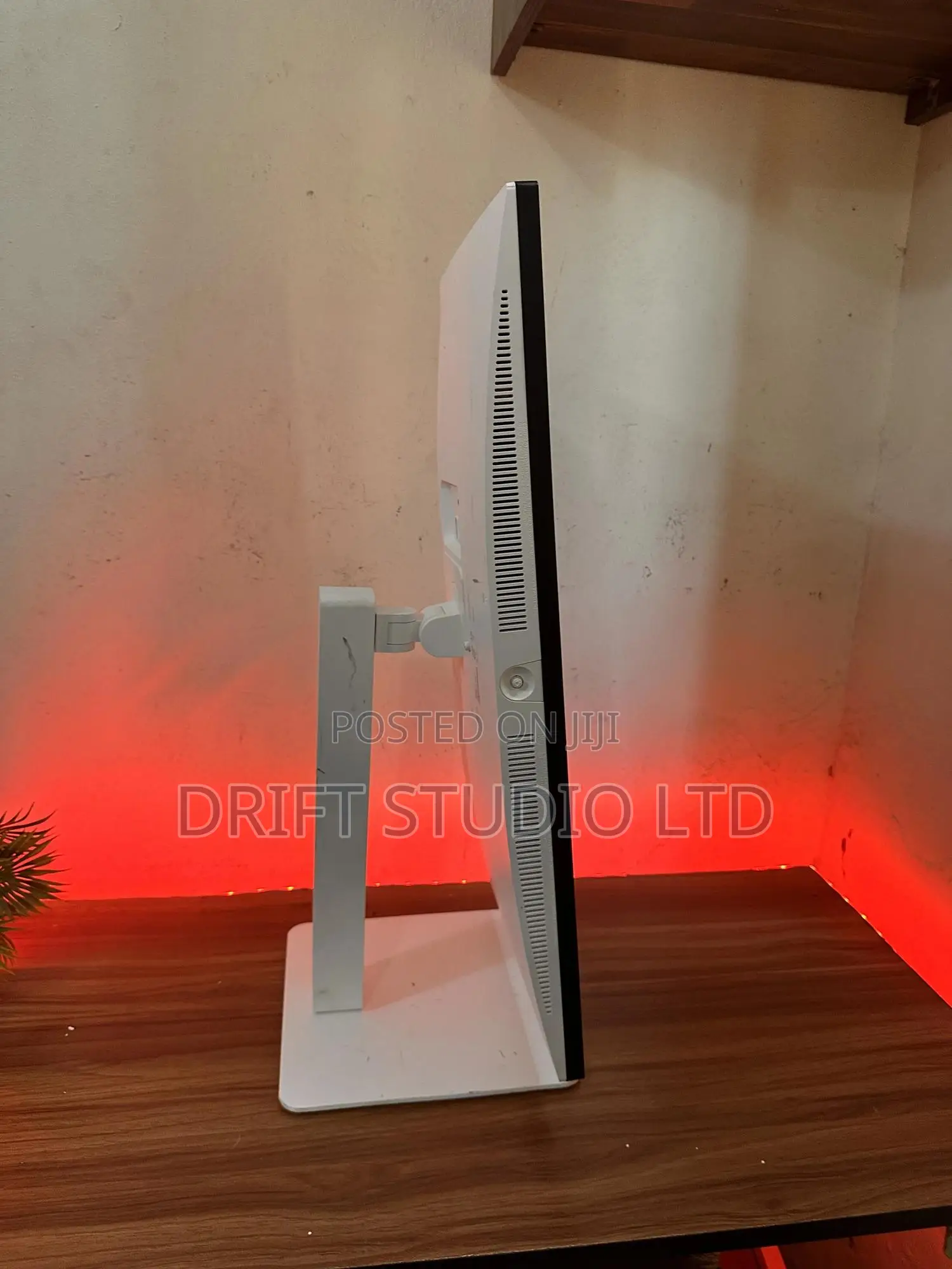 27 Inch Ultrafine Uhd Hdr10 Ips Monitor