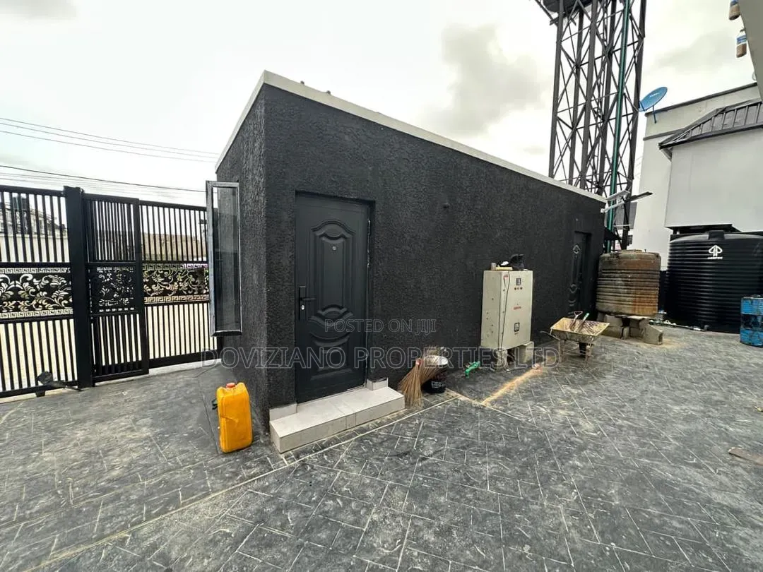 3bdrm Duplex in Ikota for sale