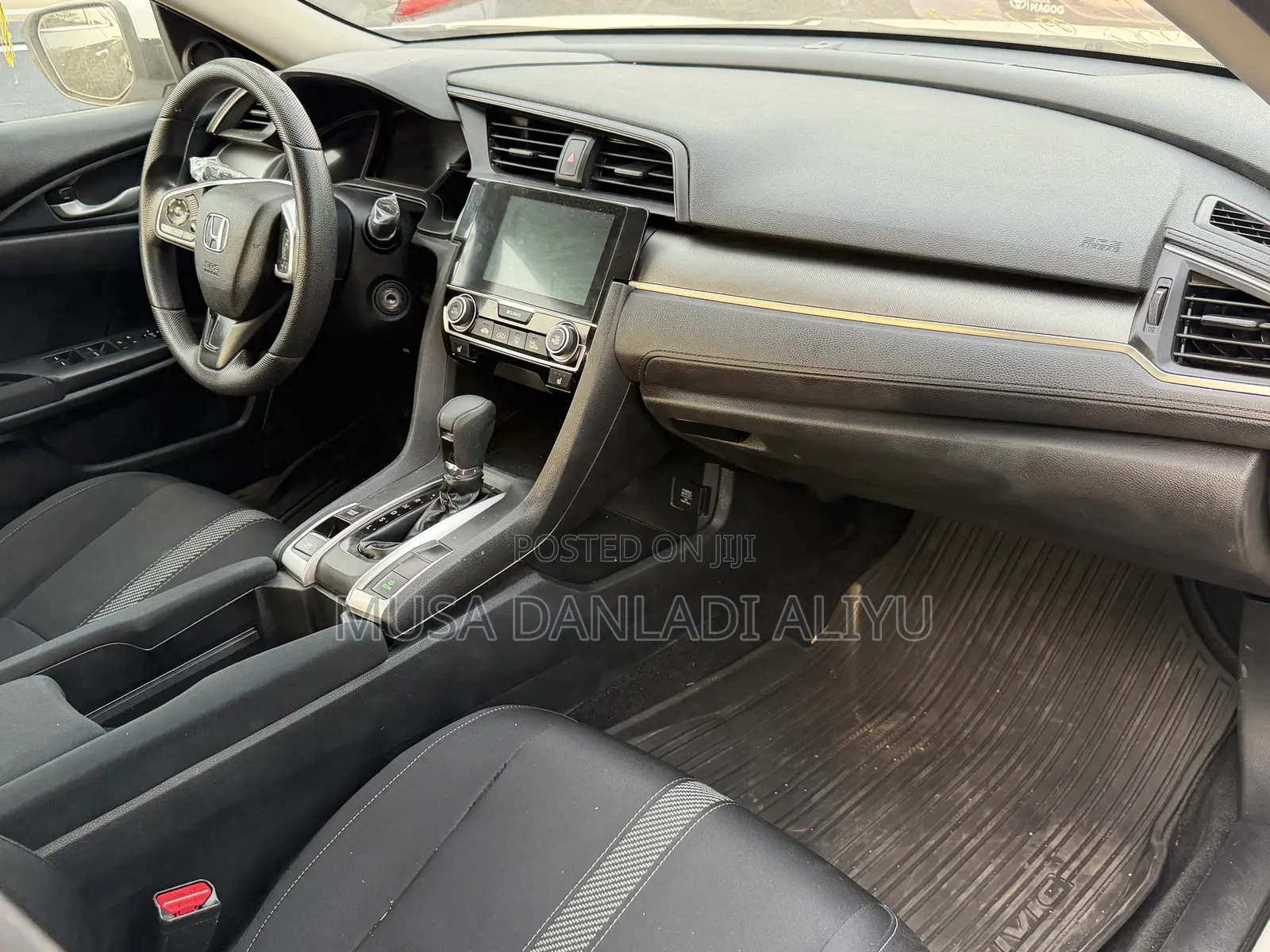 Honda Civic LX 4dr Sedan (2.0L 4cyl) 2016 White
