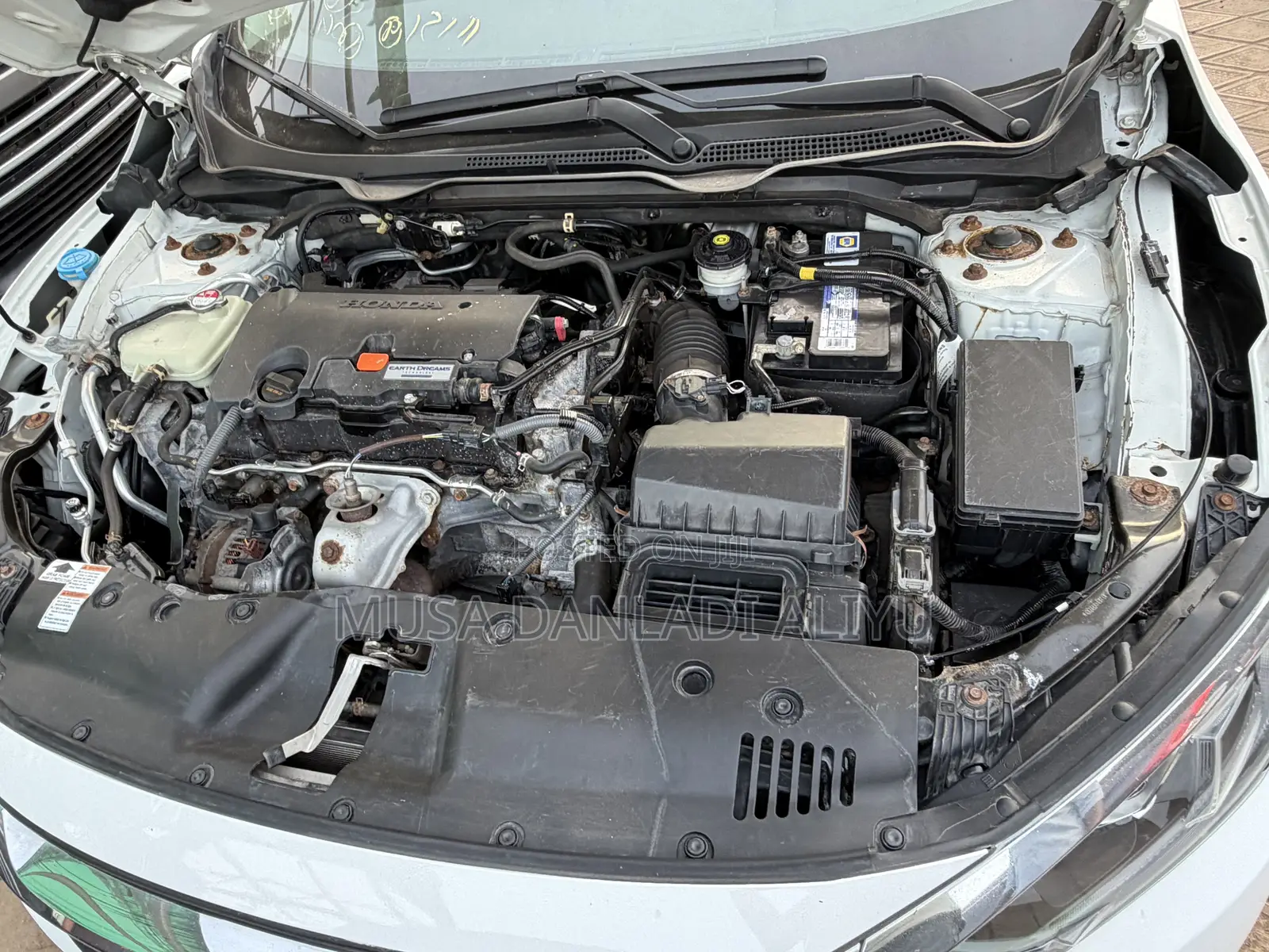 Honda Civic LX 4dr Sedan (2.0L 4cyl) 2016 White