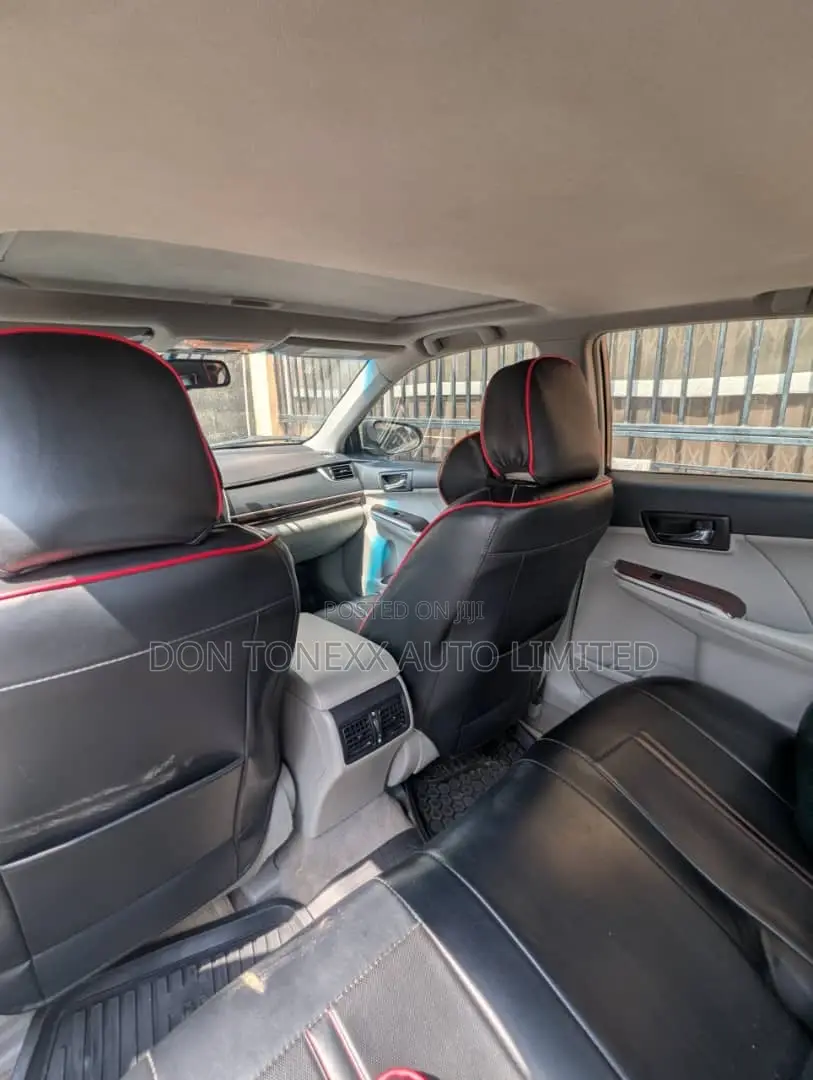 Toyota Camry XLE V6 4dr Sedan (3.5L 6cyl 6A) 2012 Silver