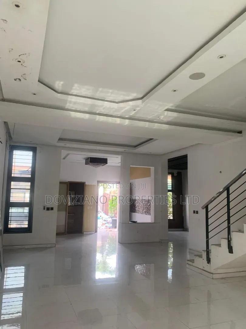 5bdrm Duplex in Lekki Phase 1 for rent