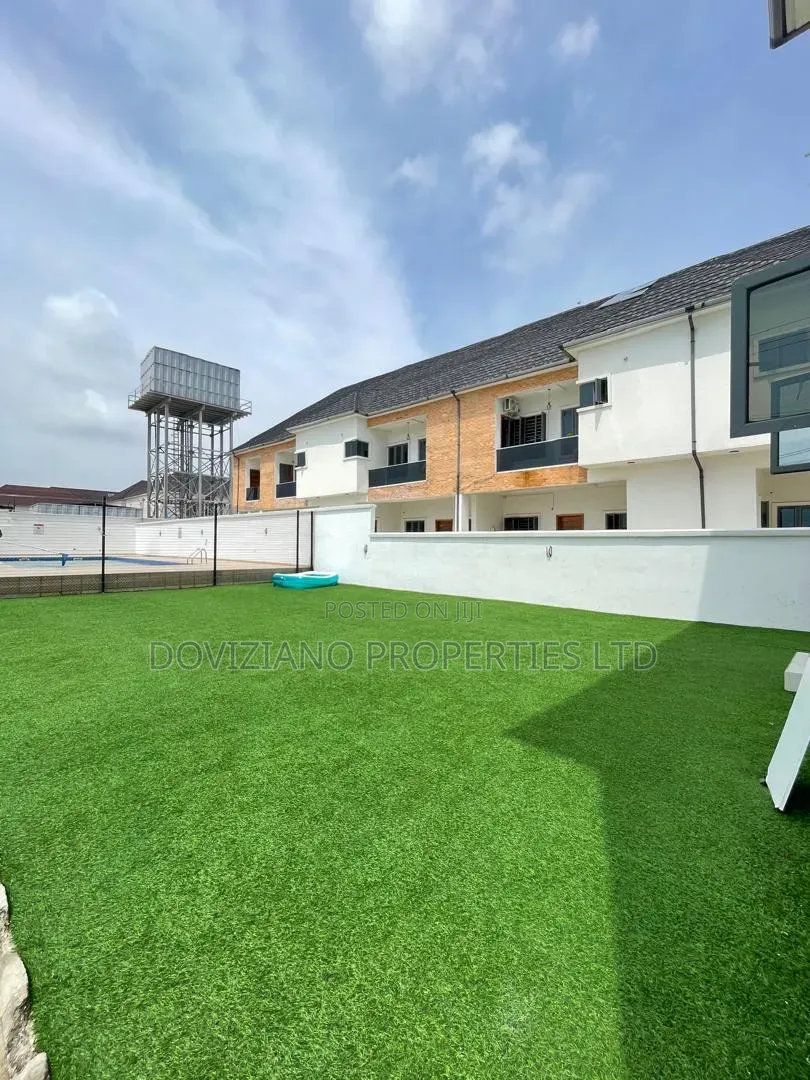 4bdrm Duplex in Ikota for sale