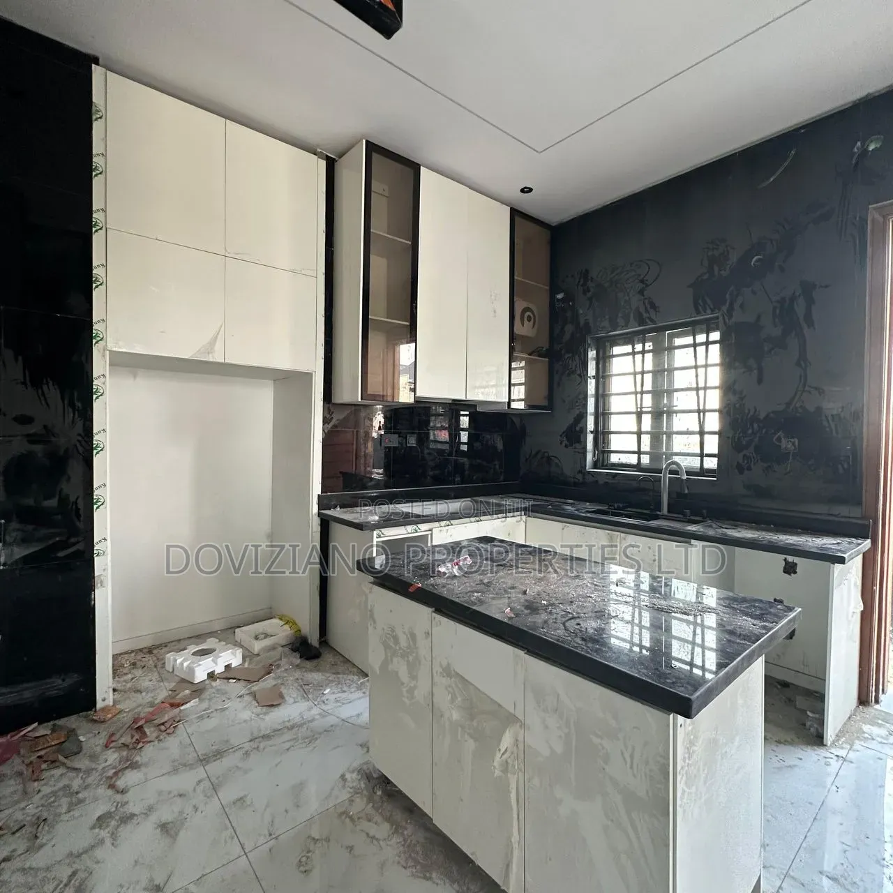 4bdrm Duplex in Ikota for sale
