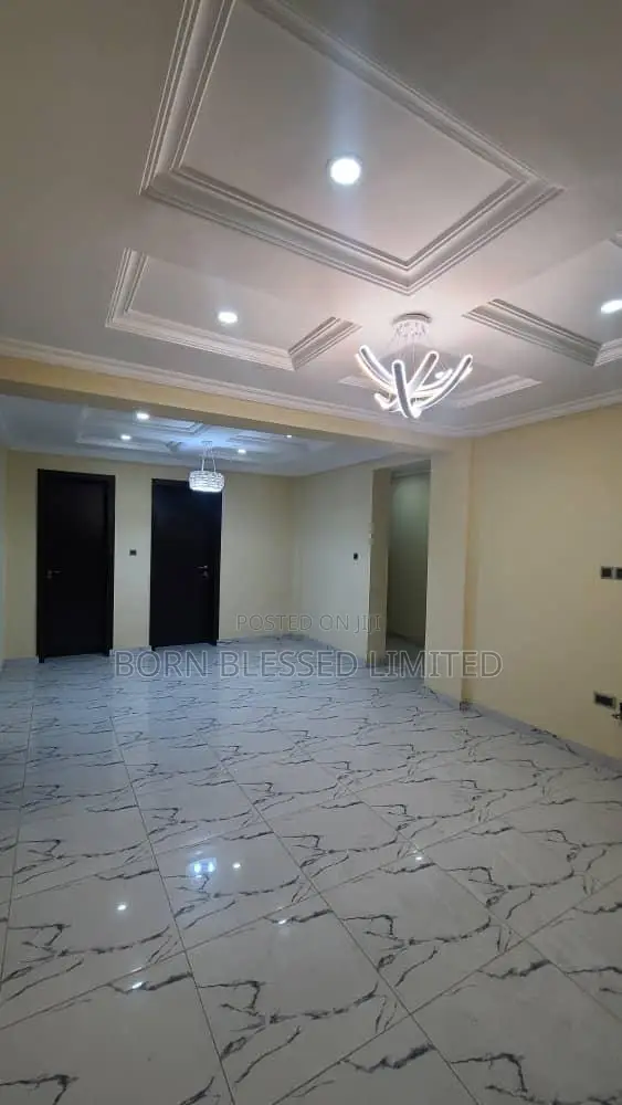 3bdrm Block of Flats in New Road, Lekki Phase 2 for rent