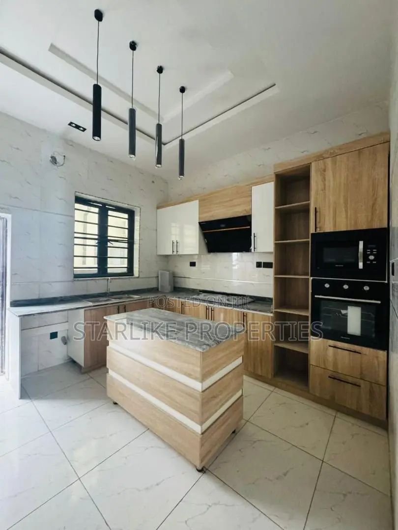 4bdrm Duplex in Lekki Expressway for sale