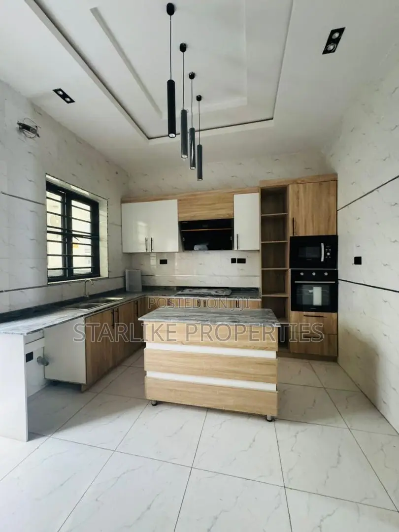4bdrm Duplex in Lekki Expressway for sale