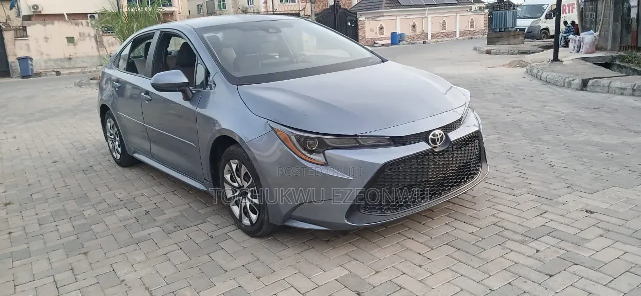 Toyota Corolla LE 2020 Blue
