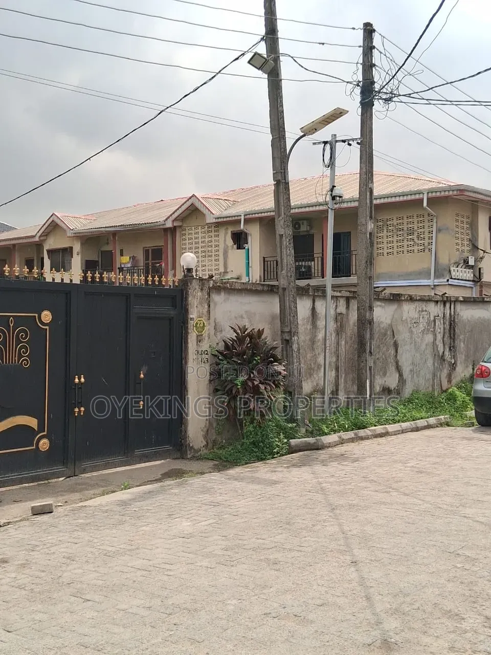 3bdrm Block of Flats in Cele Busstop, Akala Express for sale