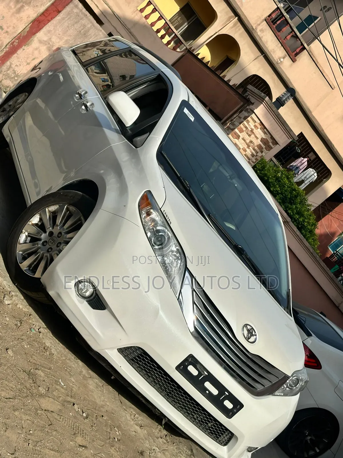 Toyota Sienna Limited AWD 7-Passenger 2013 White