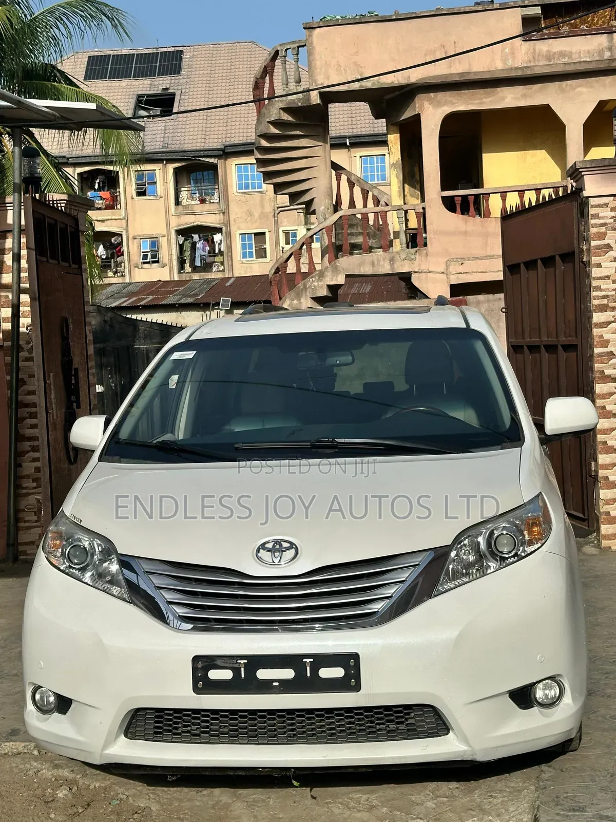 Toyota Sienna Limited AWD 7-Passenger 2013 White