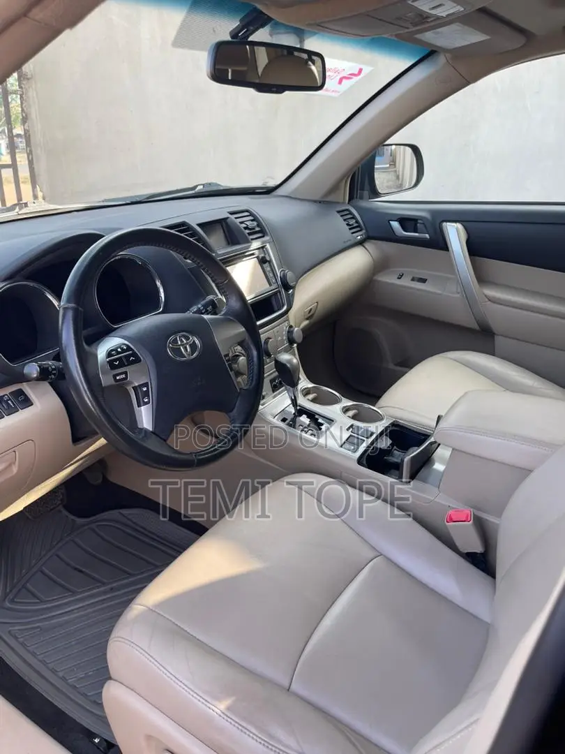 Toyota Highlander 2013 Burgundy