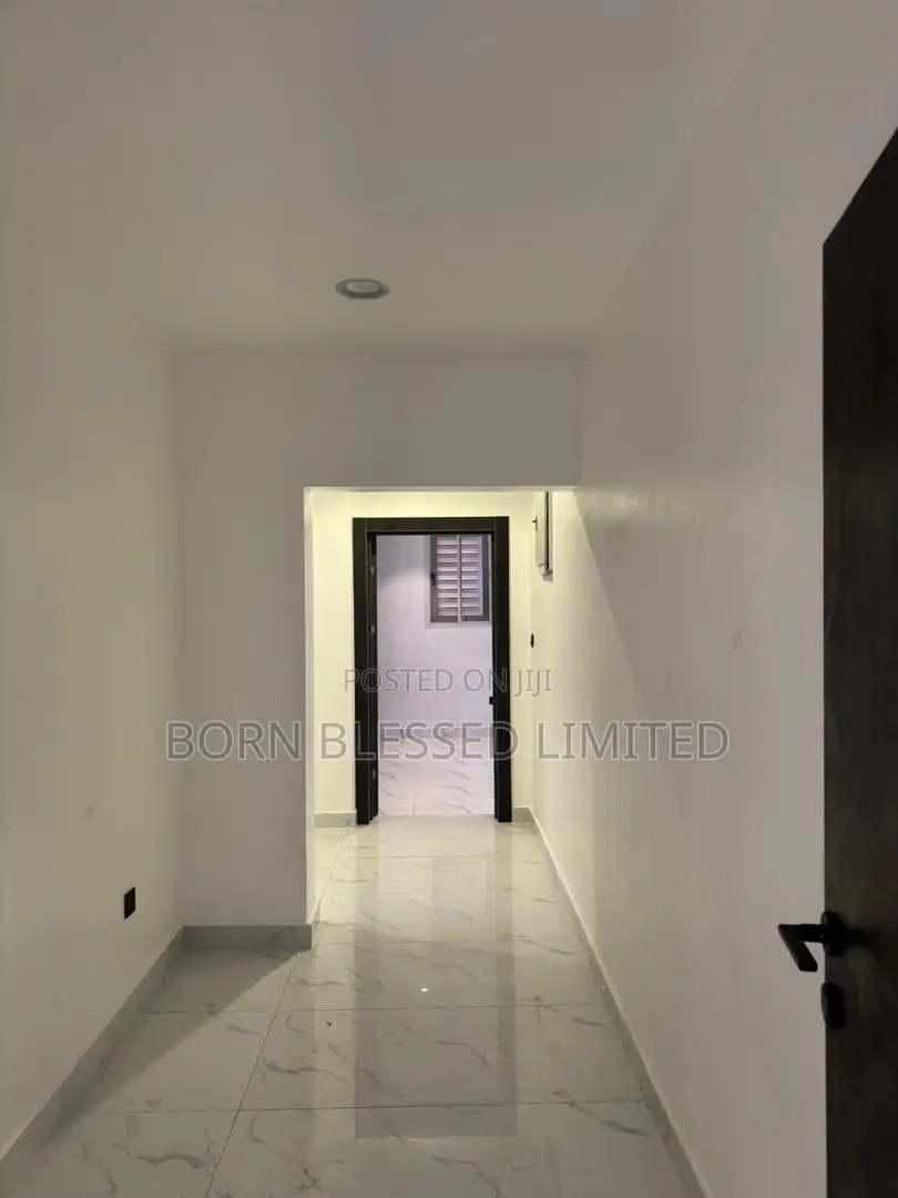 3bdrm Block of Flats in Ikoyi, Awolowo Road for rent