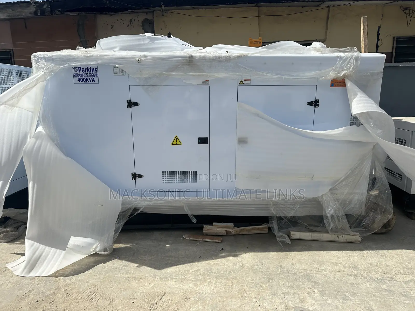 400kva Perkins Soundproof Generator (Perkins Engine