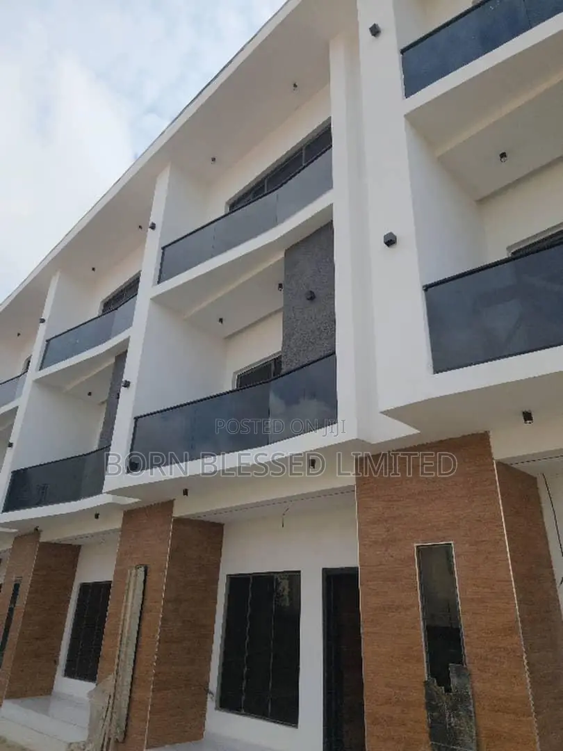 4bdrm Duplex in Lekki for sale