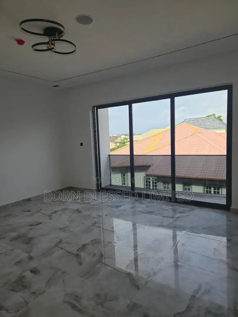 4bdrm Duplex in Lekki for sale