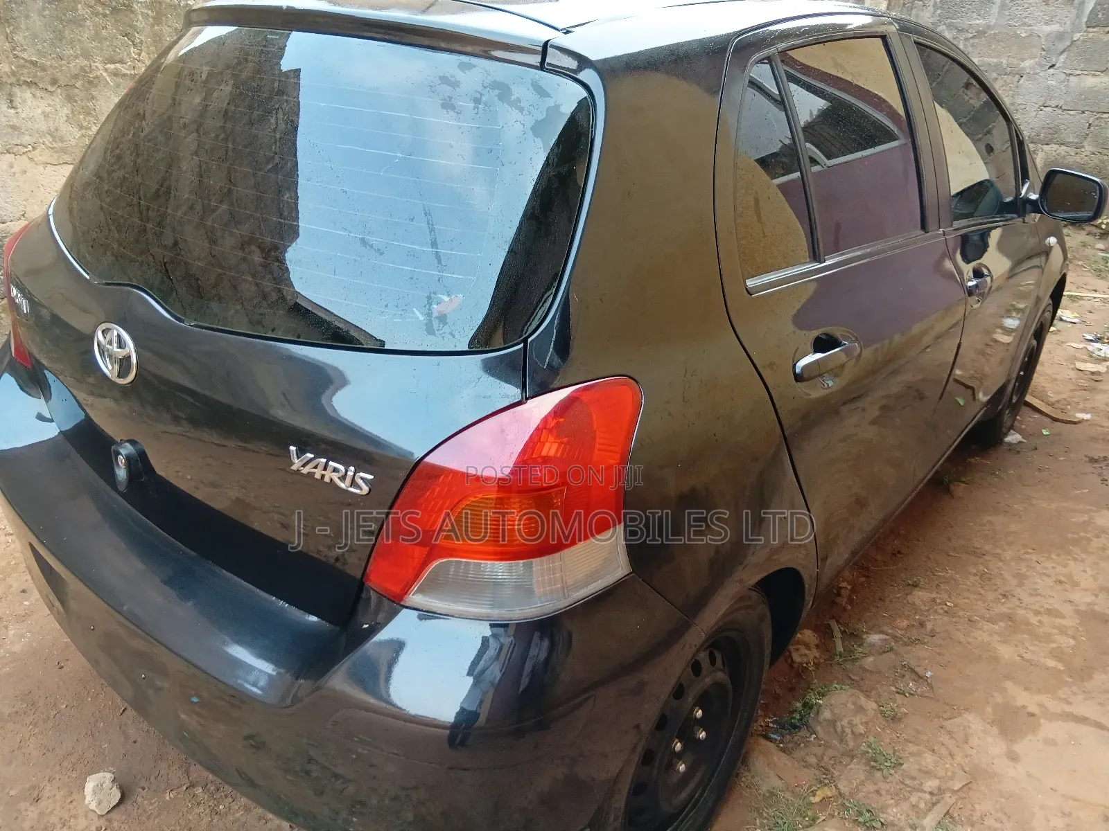 Toyota Yaris Base Hatchback 5dr 2011 Black