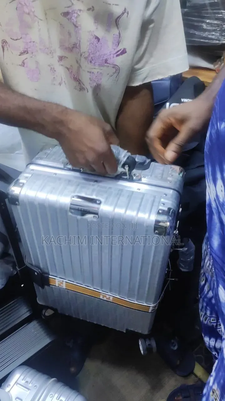 Original Quality Set of 3 Luggage Traveling Box