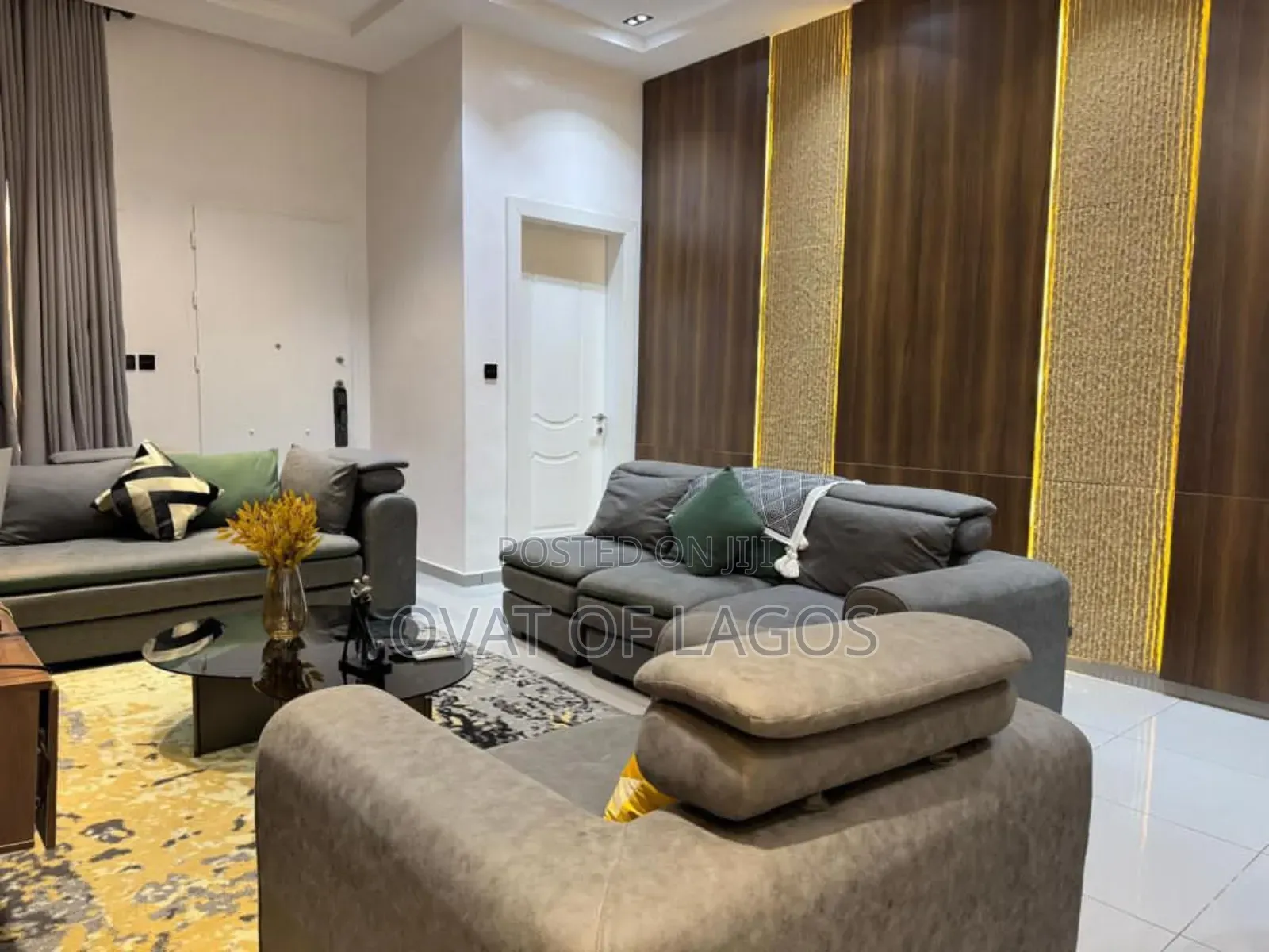 Furnished 2bdrm Penthouse in Lekki Phase 1 for rent