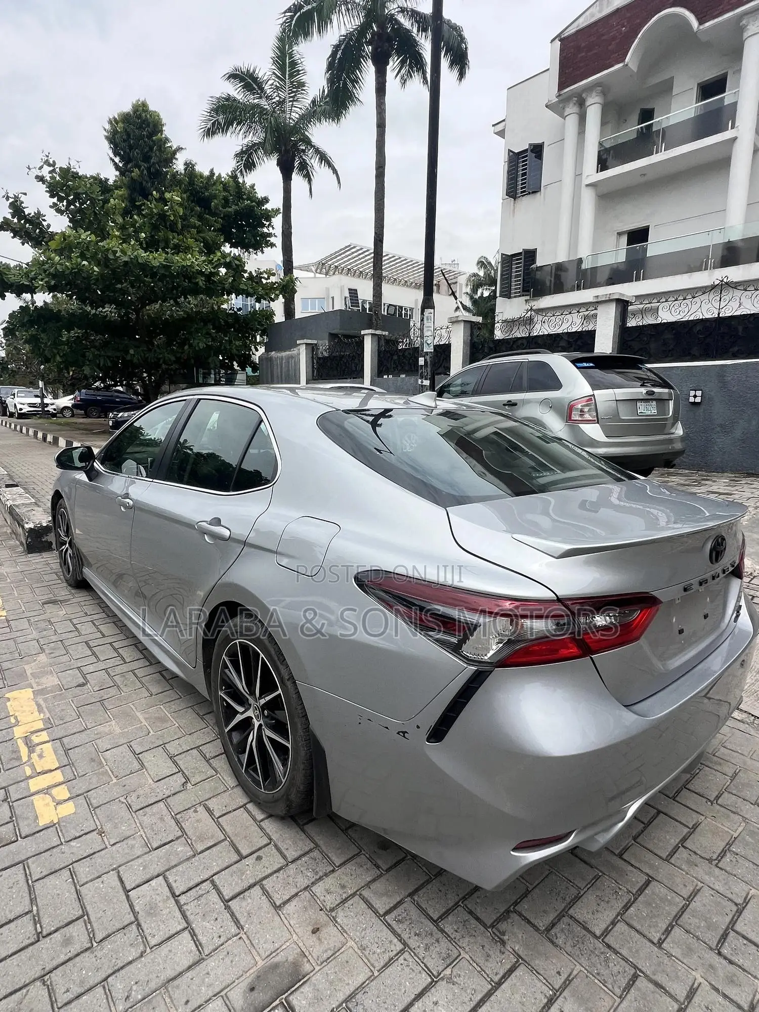 Toyota Camry SE AWD 2024 Gray