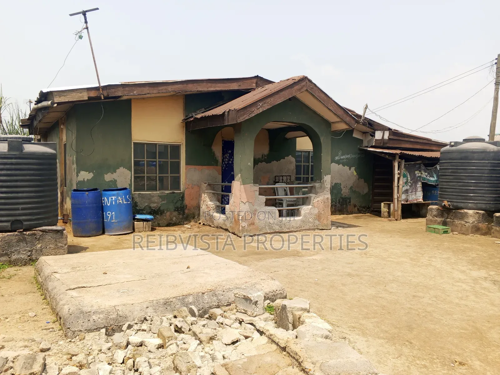 6bdrm House in Thomas, Kosofe / Kosofe for sale