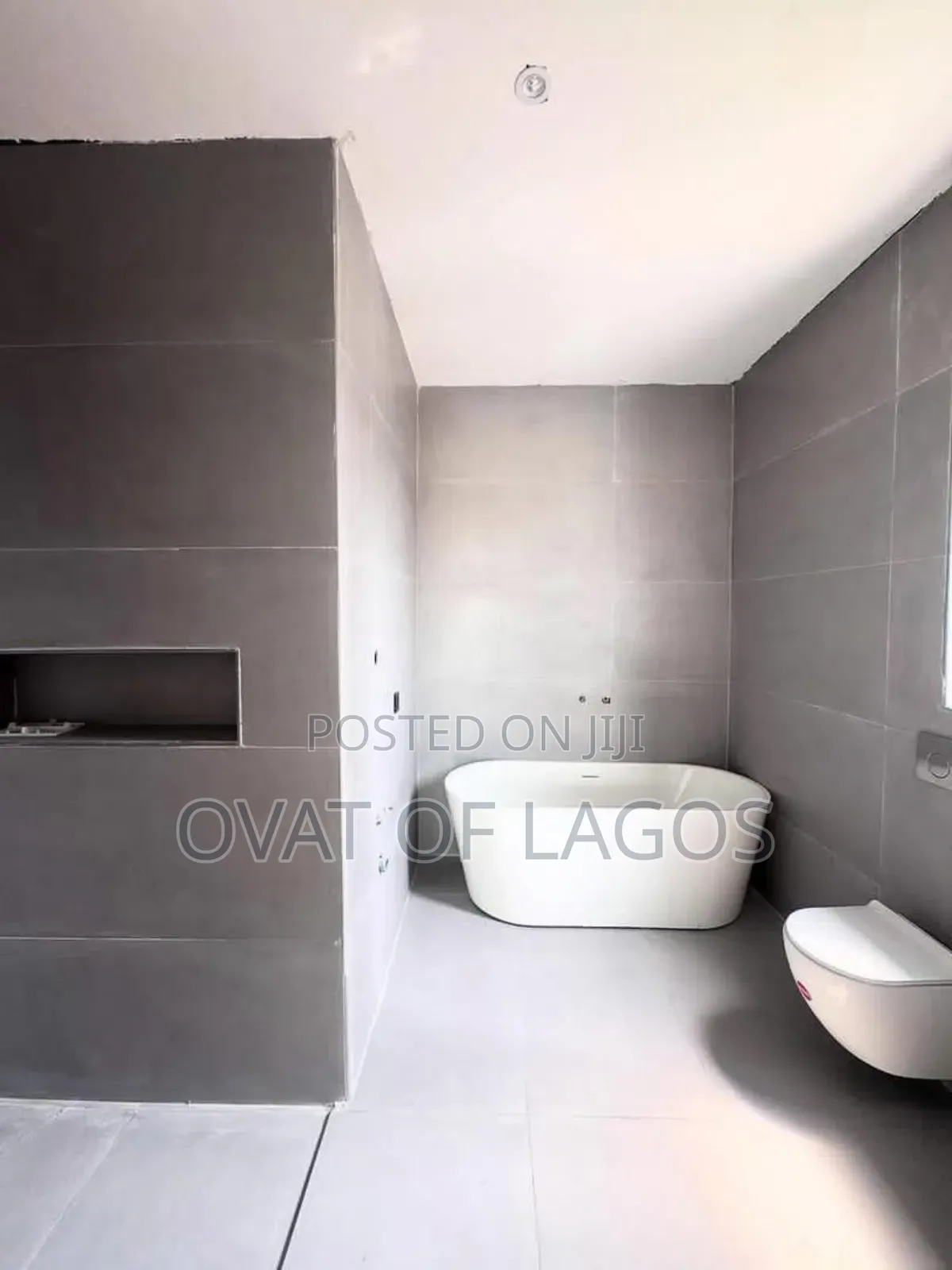 2bdrm Maisonette in Lekki Phase 1 for sale