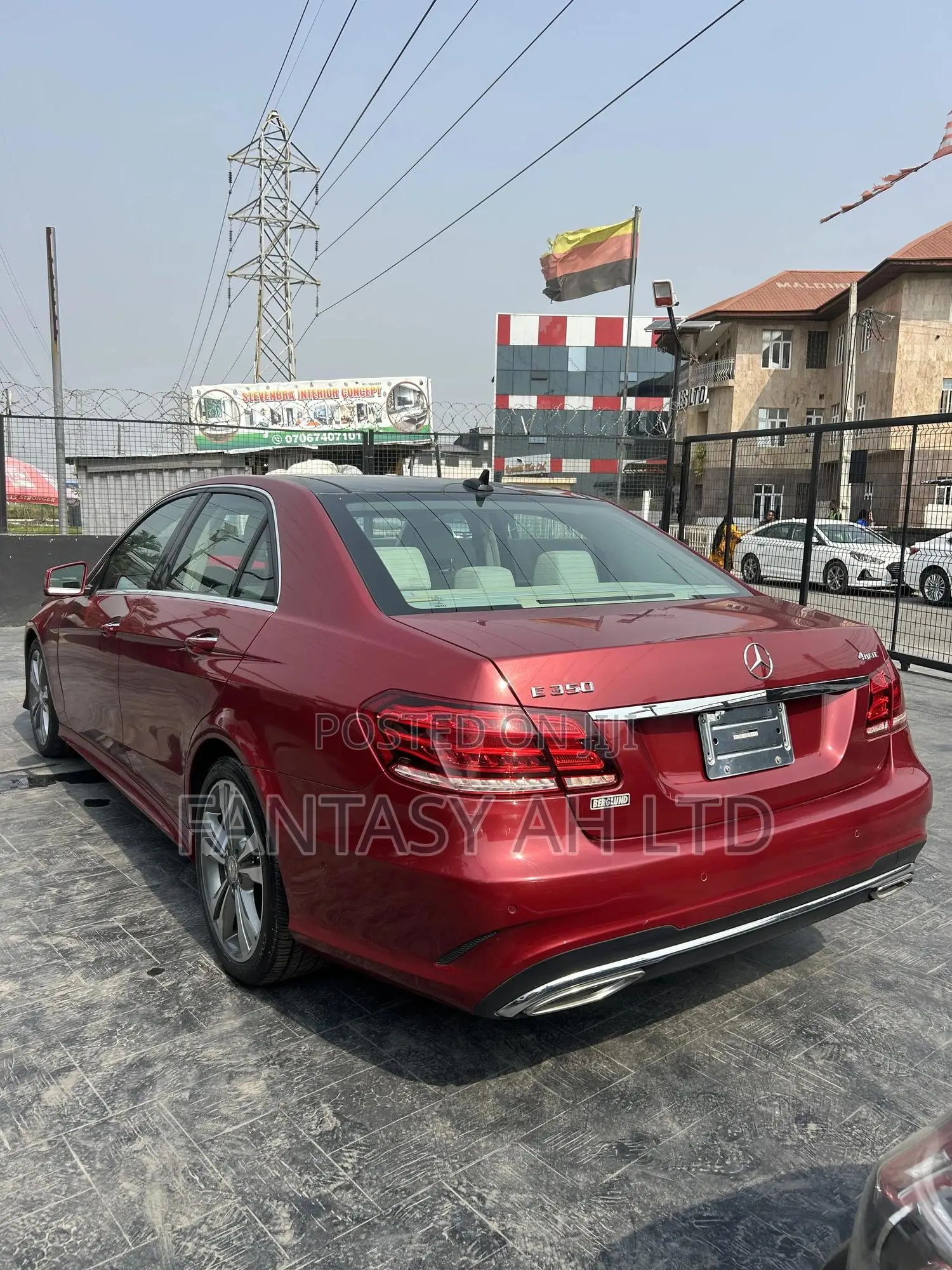 Mercedes-Benz E350 Base 4Matic Sedan AWD (3.5L 6cyl 7A) 2014 Red