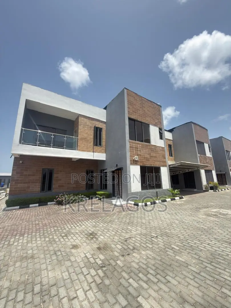 4bdrm Duplex in Sangotedo for sale