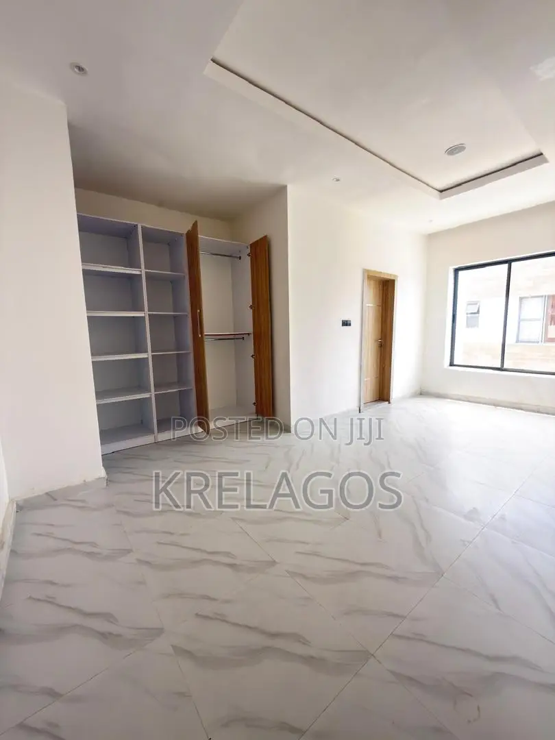 4bdrm Duplex in Sangotedo for sale