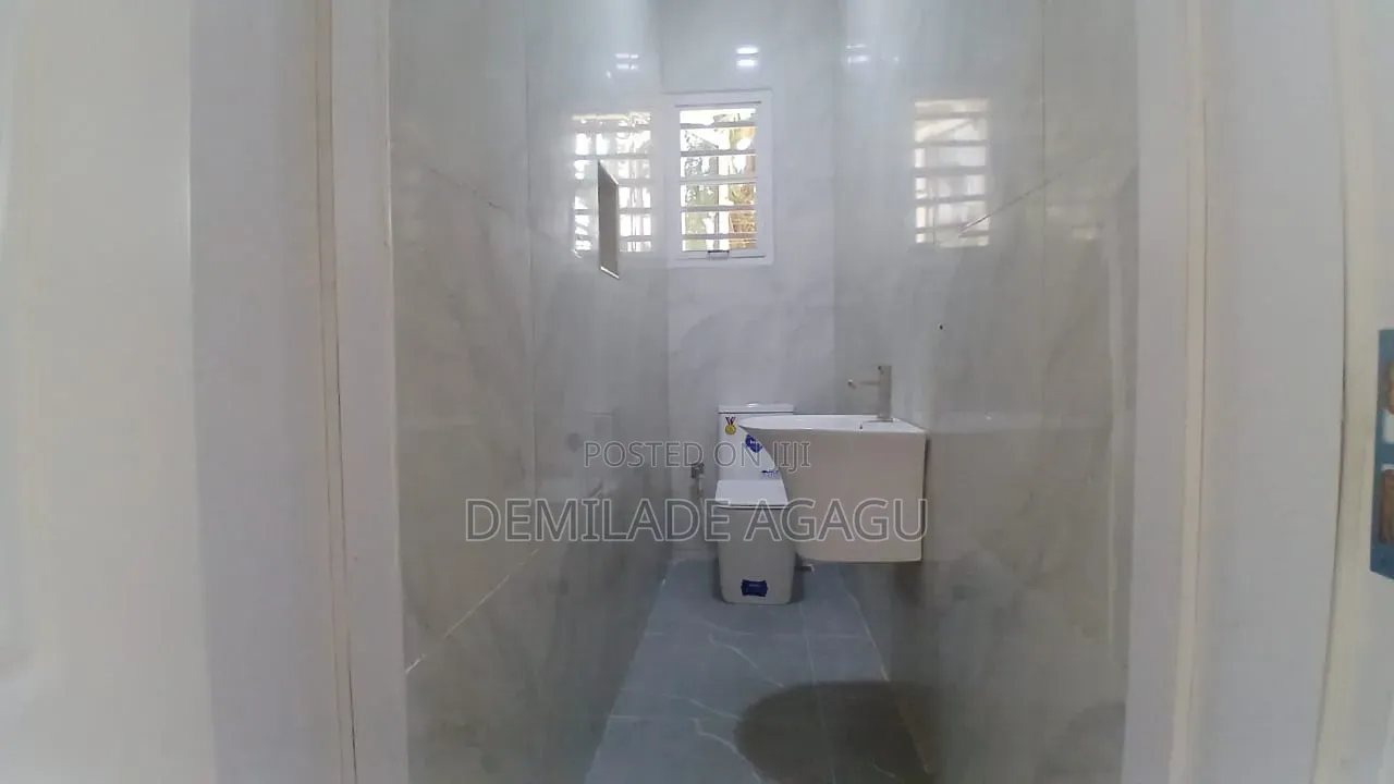 4bdrm Duplex in Parkview Estate for rent
