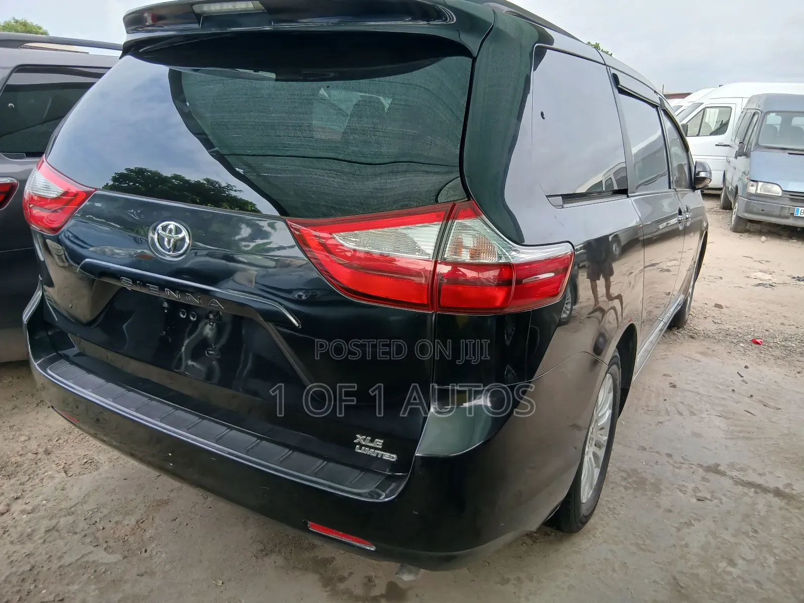Toyota Sienna XLE 7-Passenger 4dr Minivan AWD (3.5L 6cyl 6A) 2015 Black