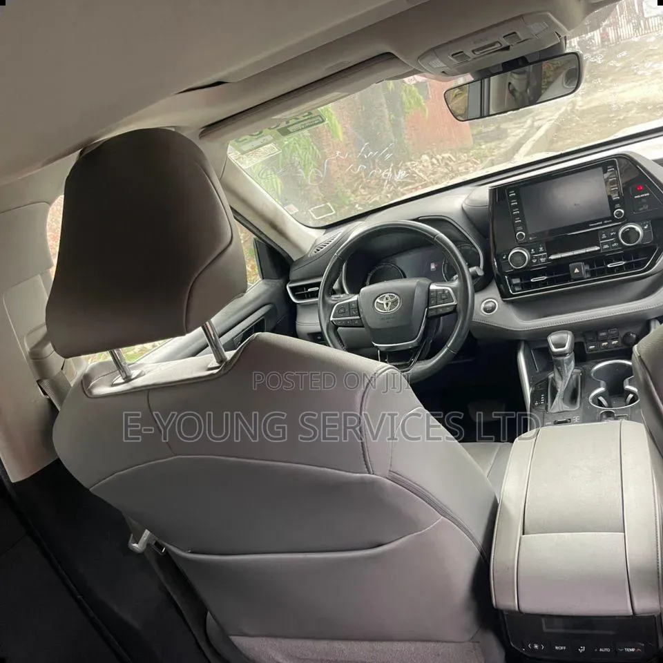 Toyota Highlander XLE AWD 2020 Silver