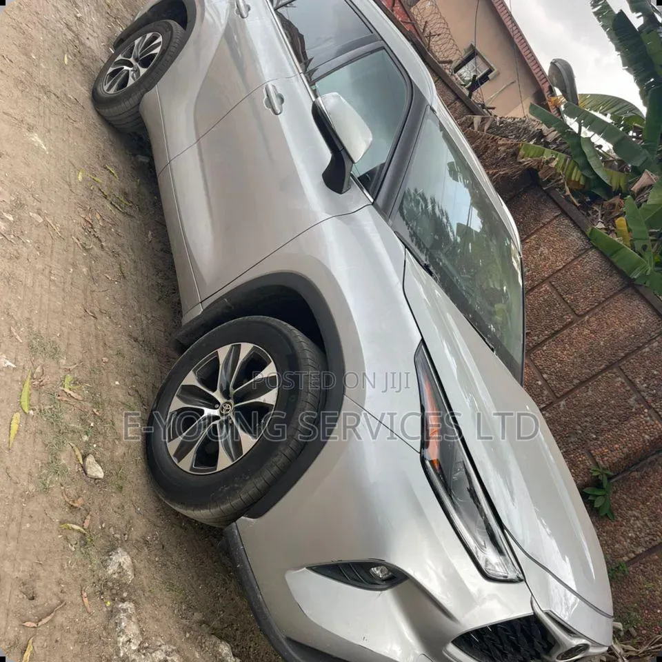 Toyota Highlander XLE AWD 2020 Silver