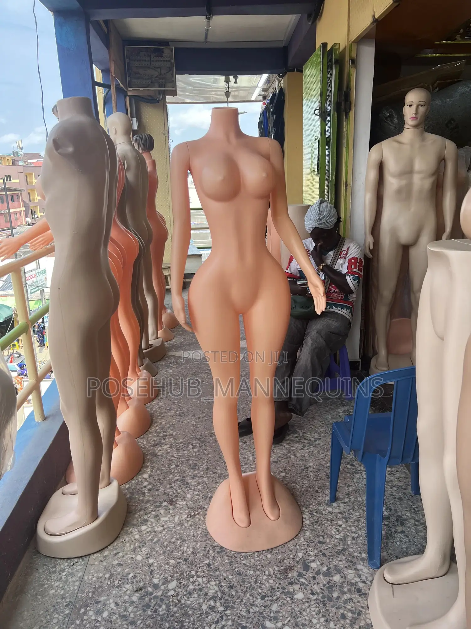 Headless Bigbumbum Plastic Mannequin