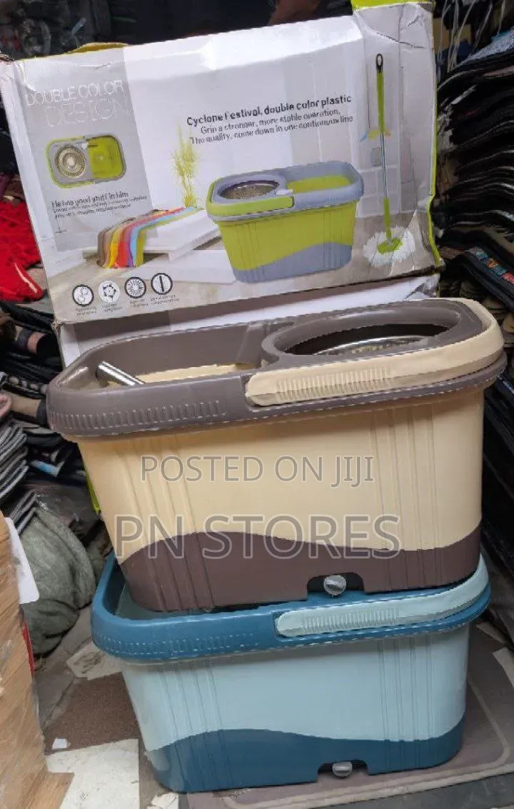 Quality Self-Squeeze Spin Mop (2 Extra Heads)