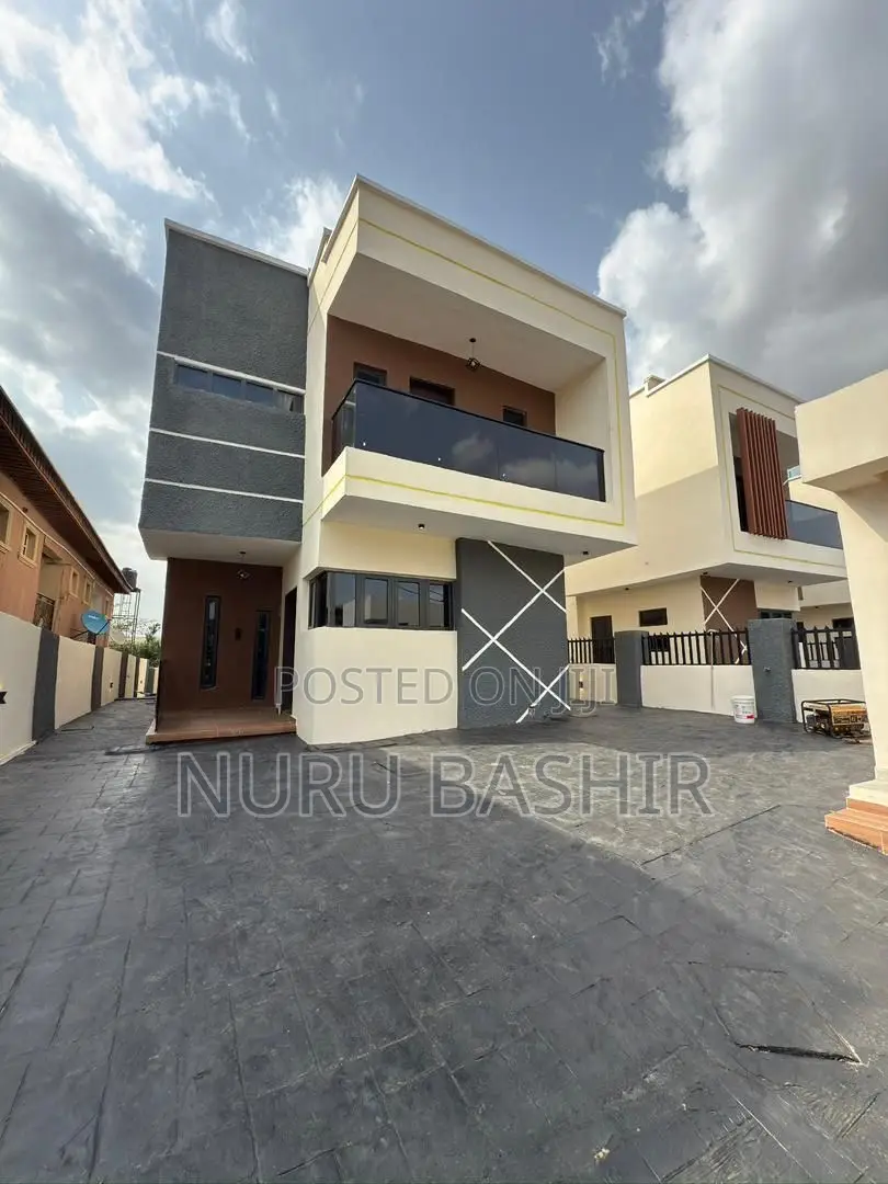 4bdrm Duplex in Ikolaba Gra, Ibadan North West for sale