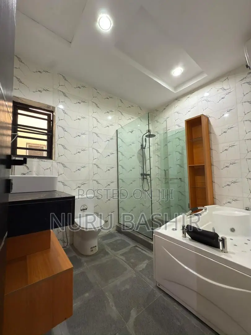 4bdrm Duplex in Ikolaba Gra, Ibadan North West for sale
