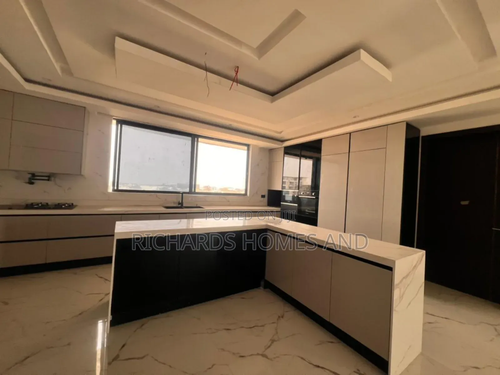 4bdrm Maisonette in Banana Island Road for rent