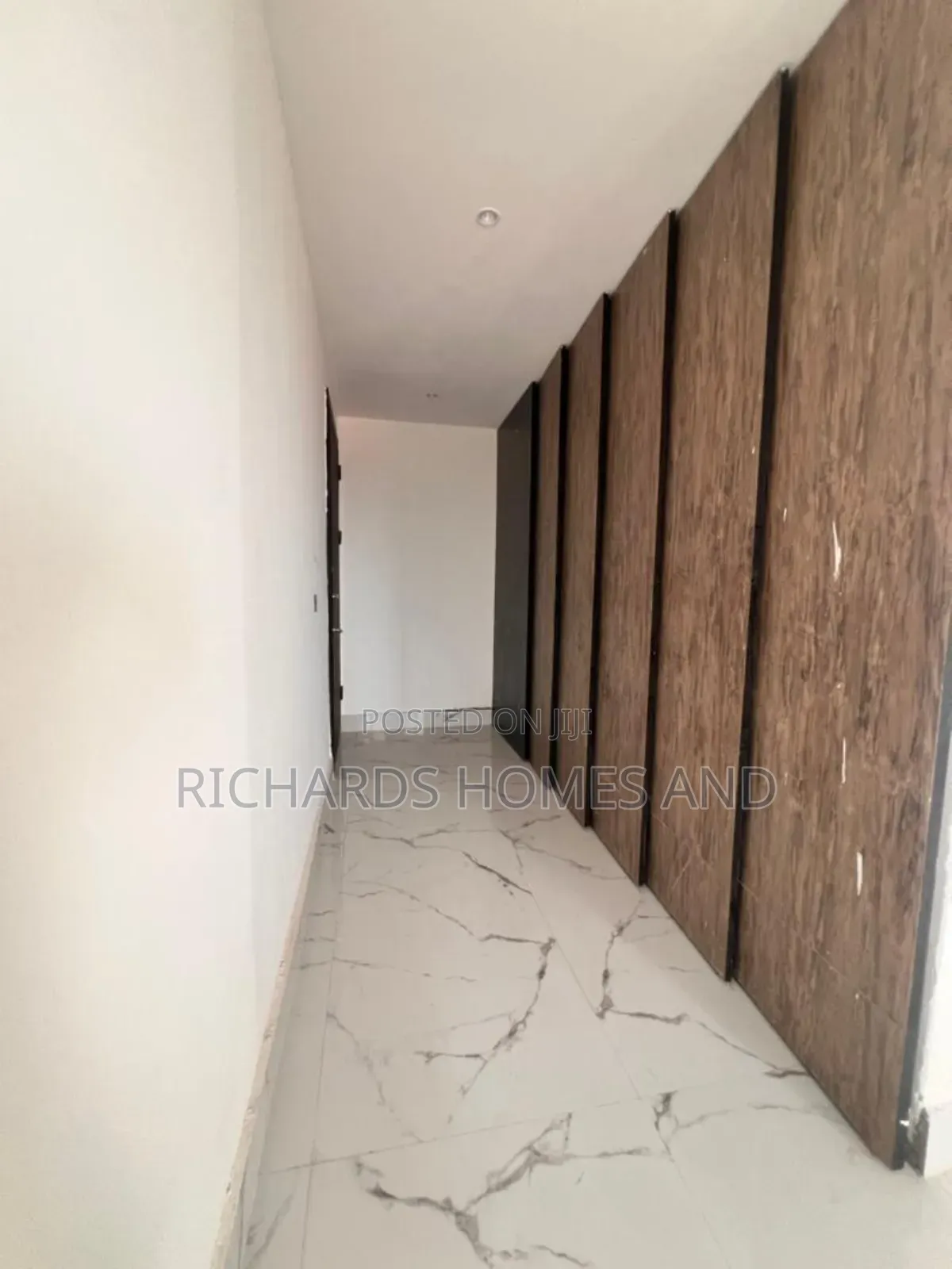 4bdrm Maisonette in Banana Island Road for rent