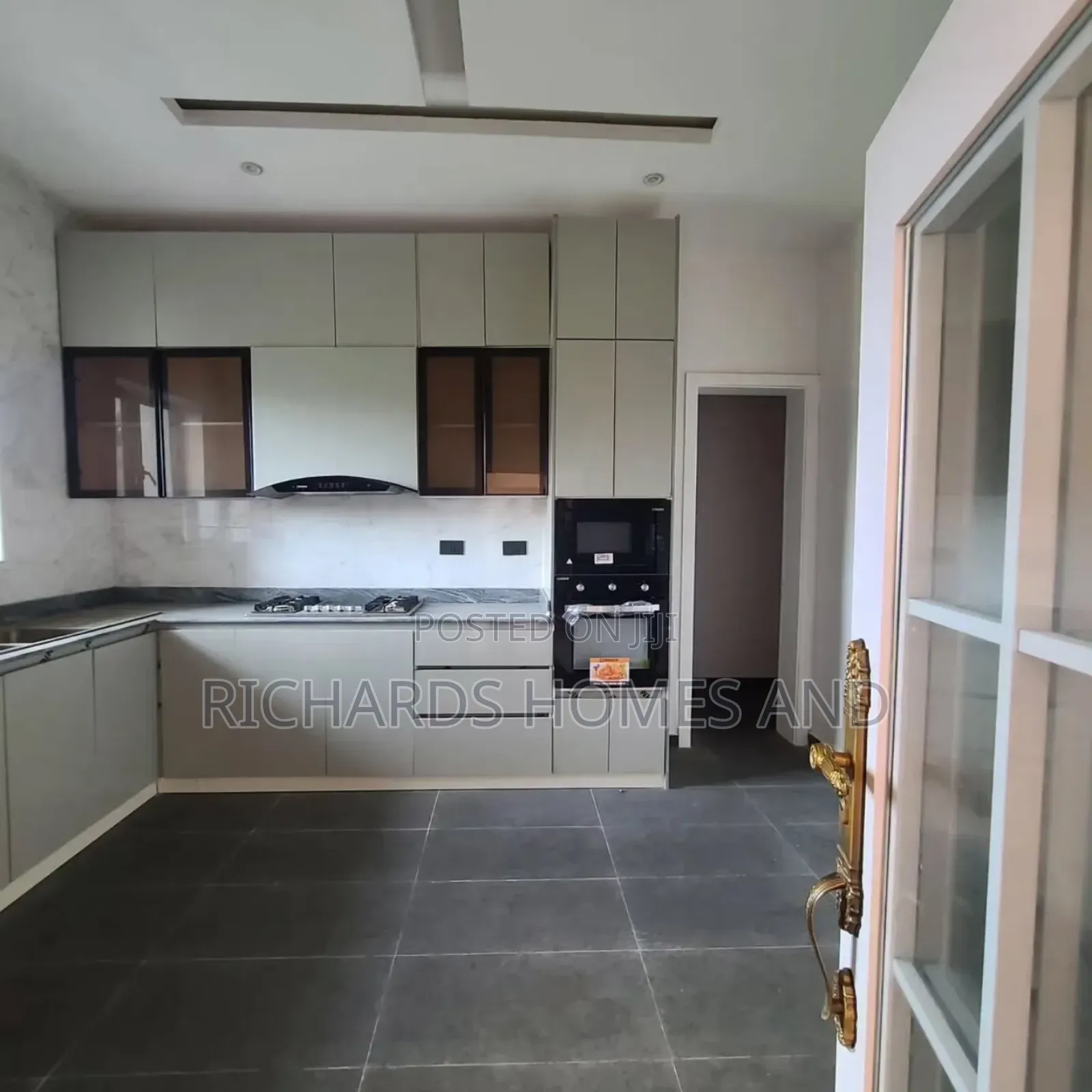 3bdrm Apartment in Victoria Island Extension for rent
