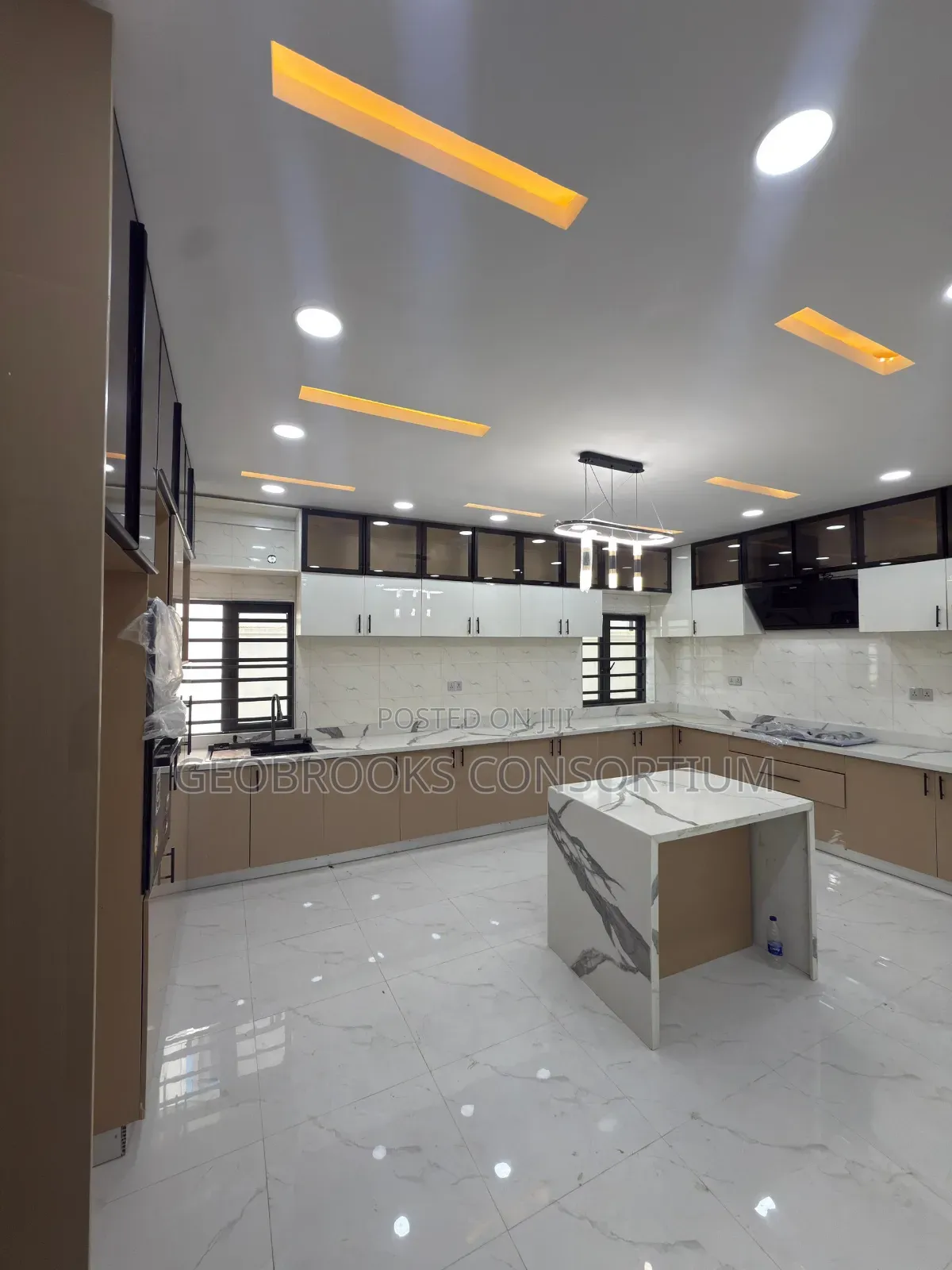 4bdrm Duplex in Oluyole Estate. for sale