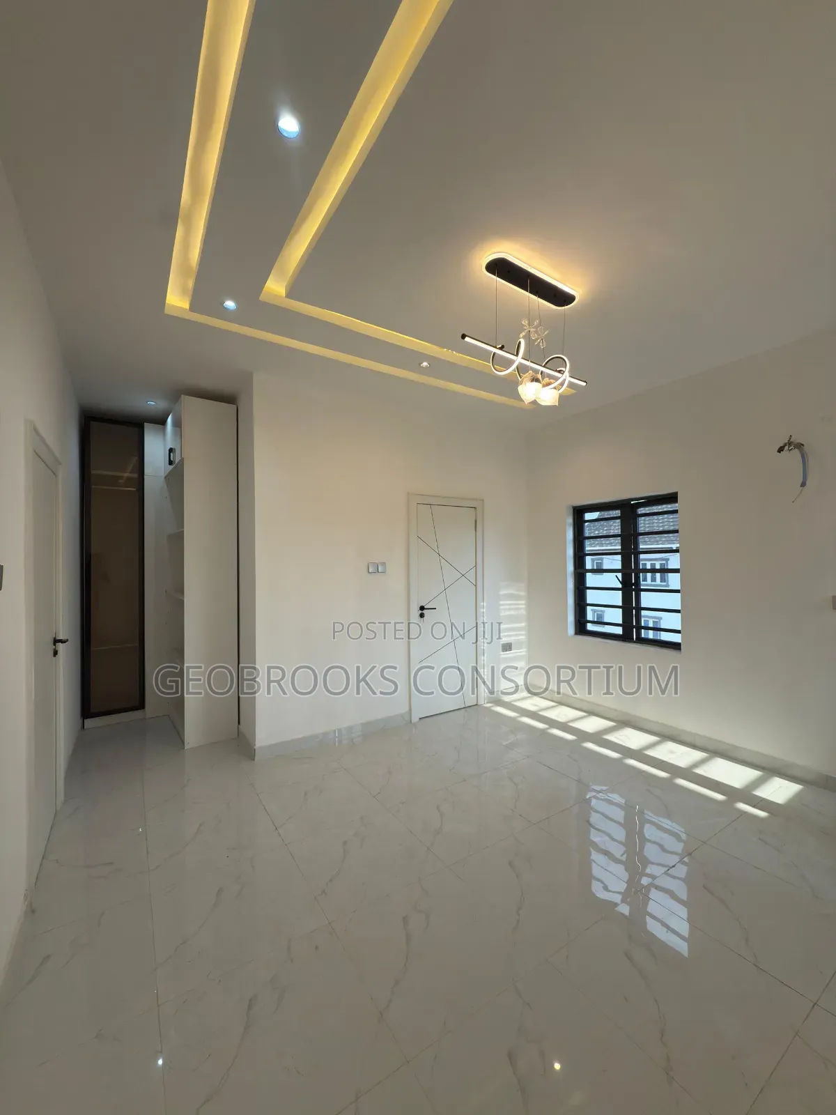 4bdrm Duplex in Oluyole Estate. for sale