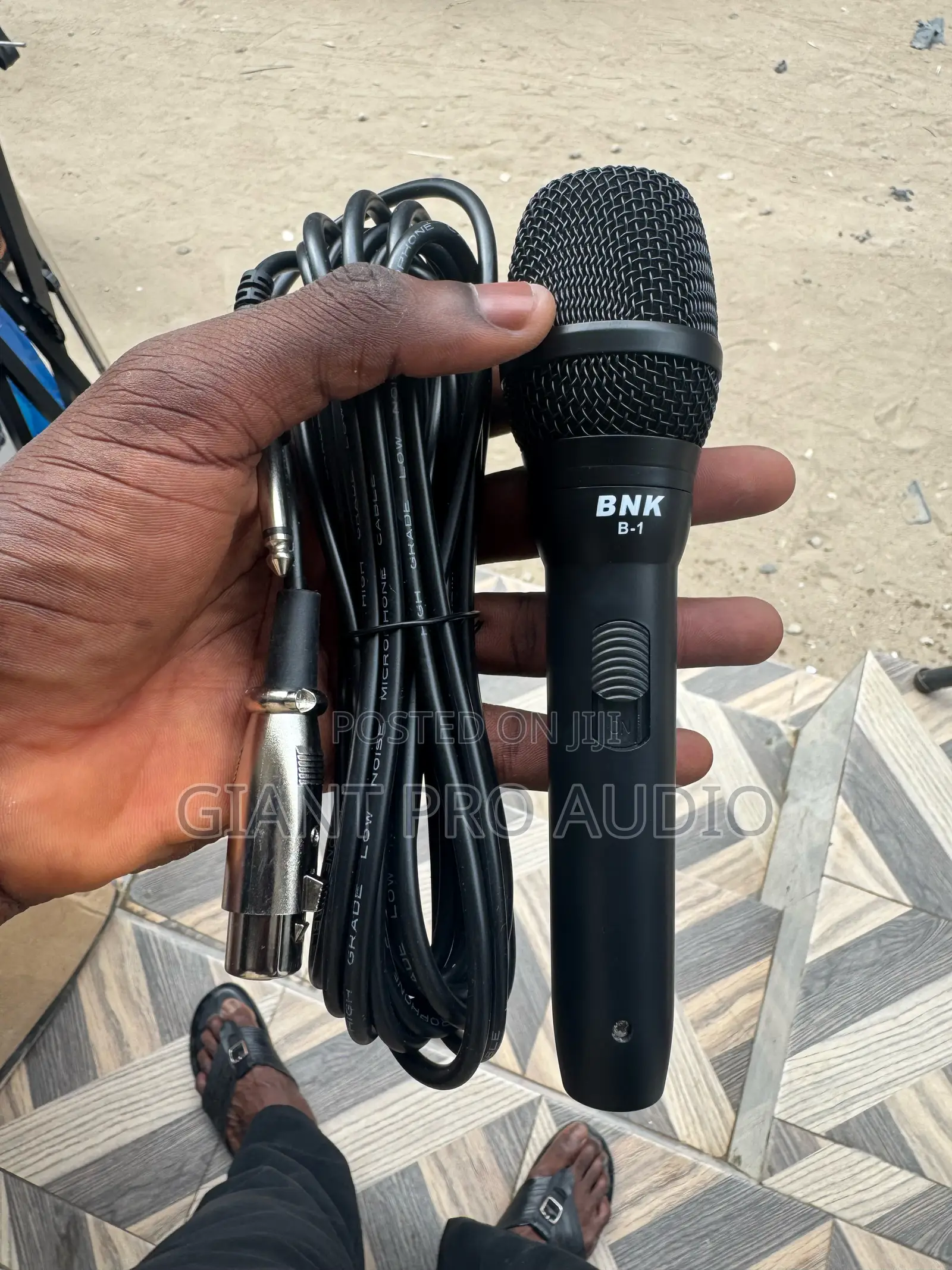 BNK B1 Professional Wired Microphone