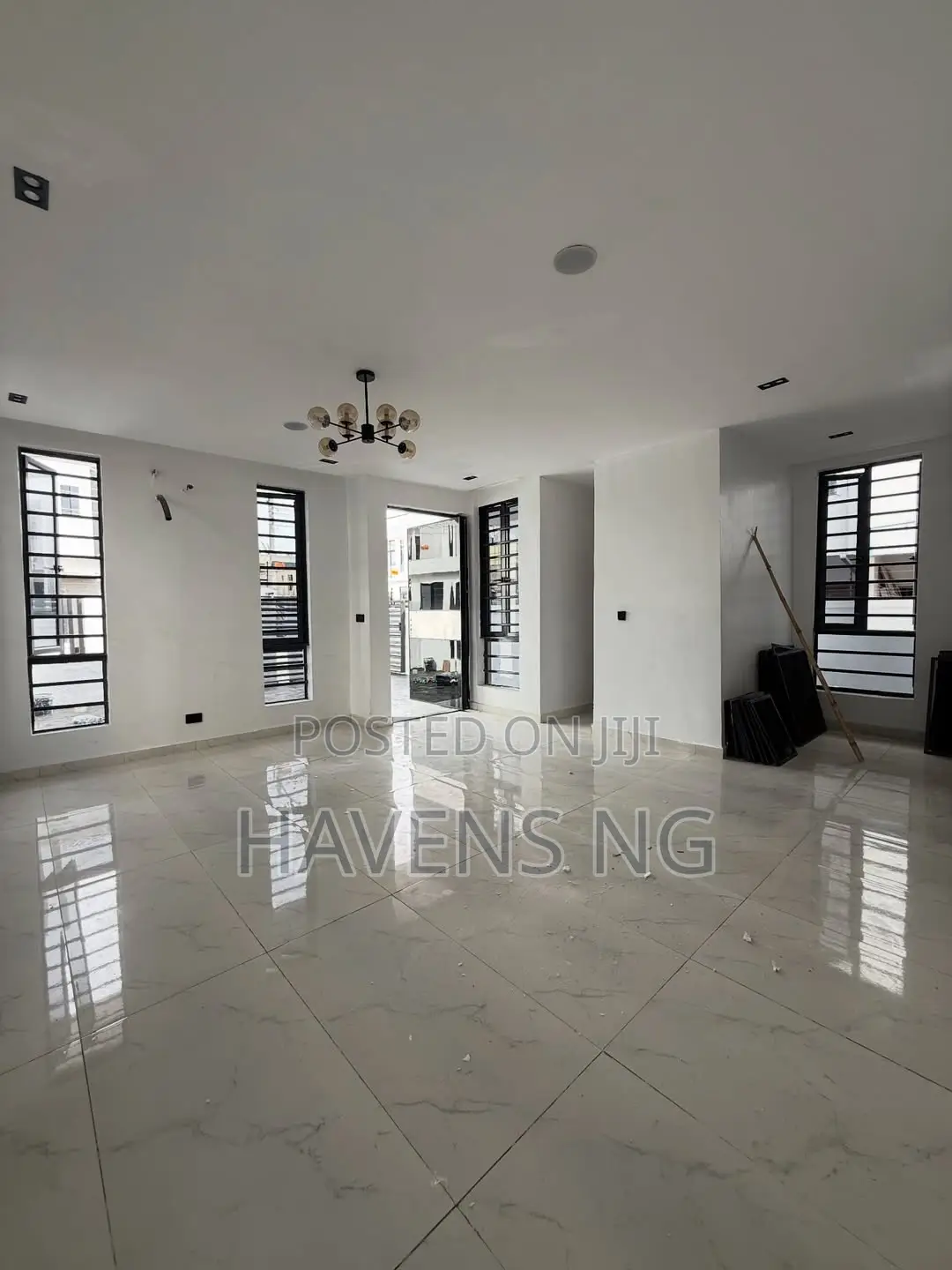 5bdrm Duplex in Ikota for sale