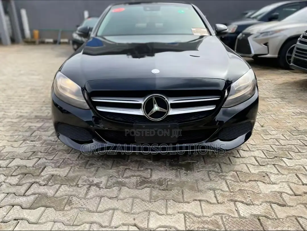 Mercedes-Benz C300 2017 Black