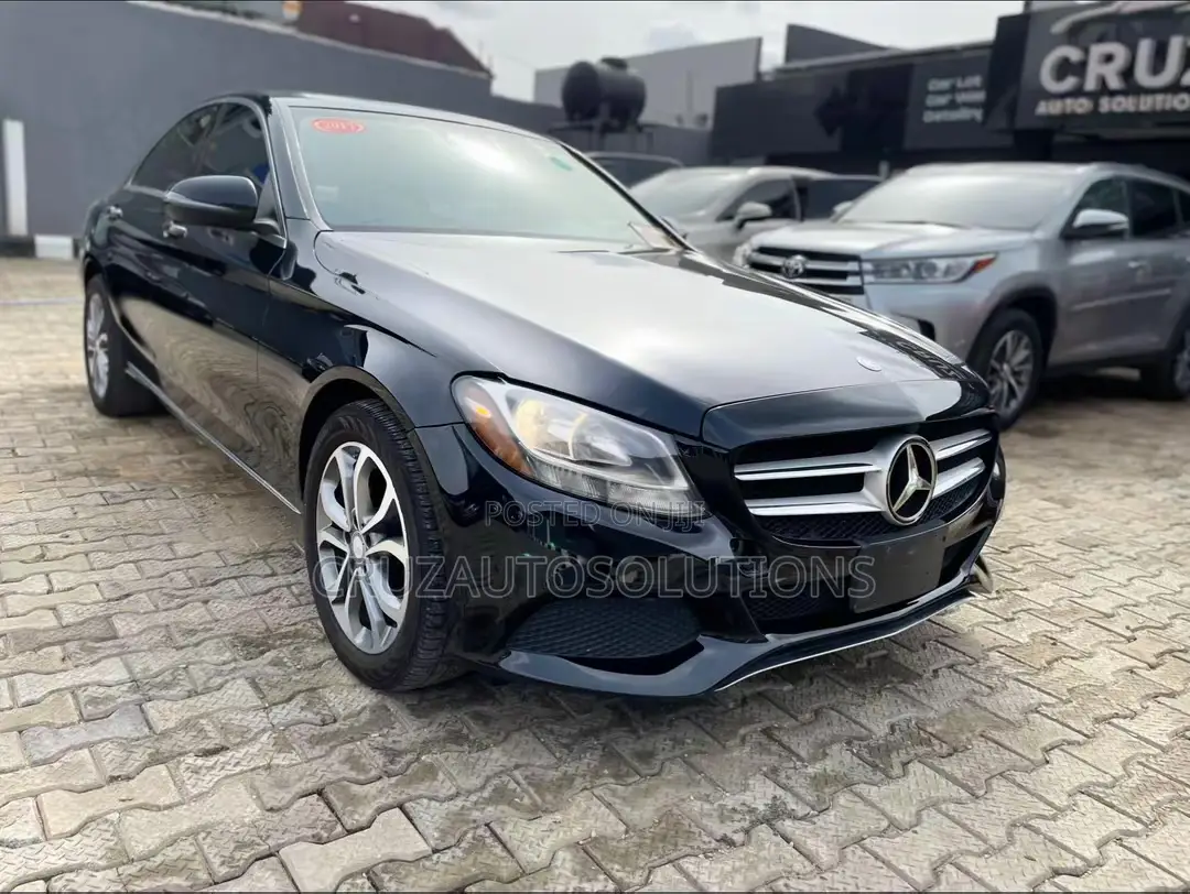 Mercedes-Benz C300 2017 Black