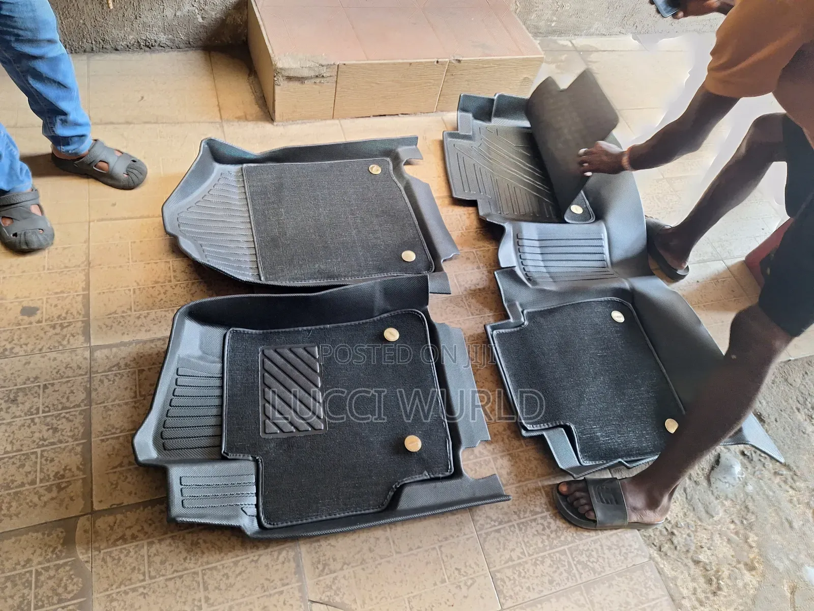 Plastic Foot Mat for Camry