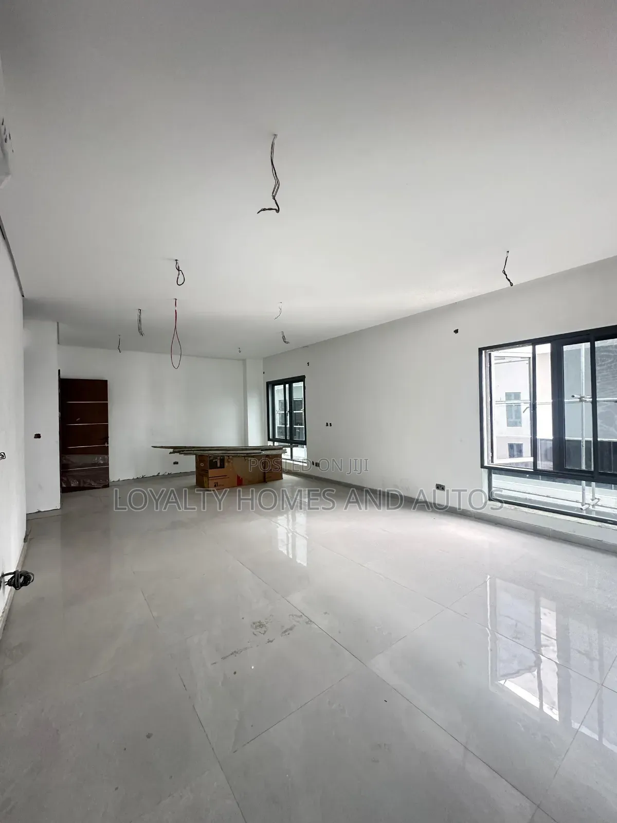 6bdrm Duplex in Bourdillon for sale